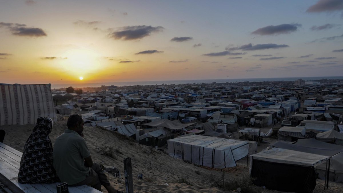 Palestinos desplazados en el campamento de Khan Yunis, en el sur de la Franja de Gaza, el 18 de junio de 2024.