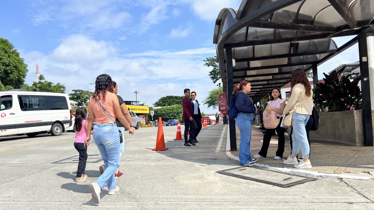Los expertos recomiendan a los jóvenes que se informen antes de ir a sufragar para que ejerzan su voto con conocimiento.