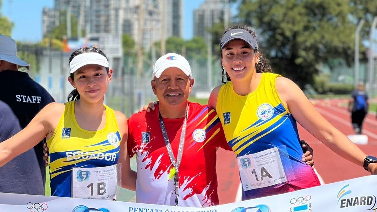 Dara Salazar y Luciana Aroca, se adjudicaron la medalla de Oro al obtener 1220 puntos.