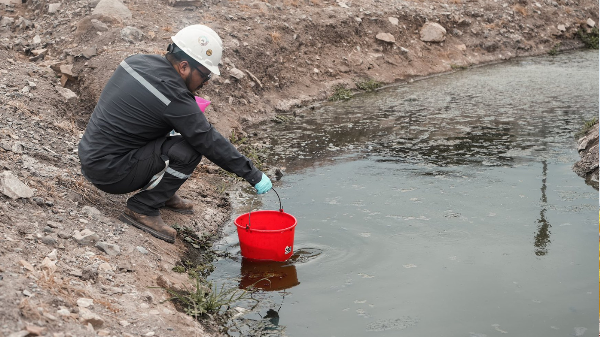 Según el Gobierno, el agua de Guayaquil está muy contaminada desde hace años.