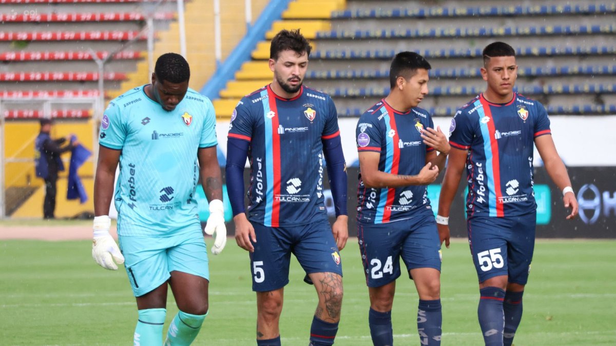 Los jugadores de El Nacional luego de uno de los últimos partidos del Hexagonal 2 de la LigaPro, donde marcha quinto sin aspiraciones de cupo internacional.