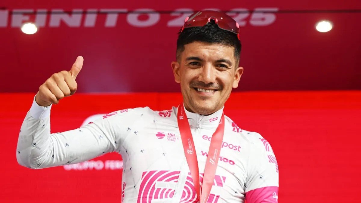 Carapaz termina su relación con  EF Education-EasyPost despues de llegar al equipo estadounidense en el 2022.