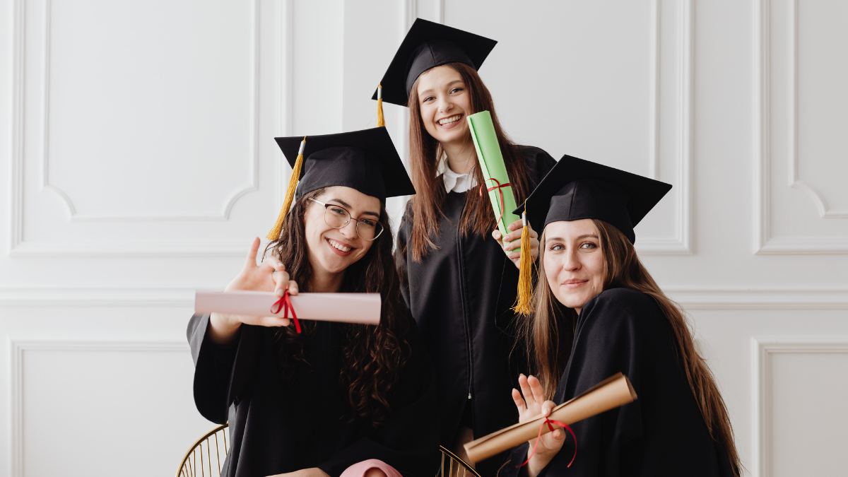 Mujeres ecuatorianas podrán acceder a becas para maestrías en España: detalles de la convocatoria