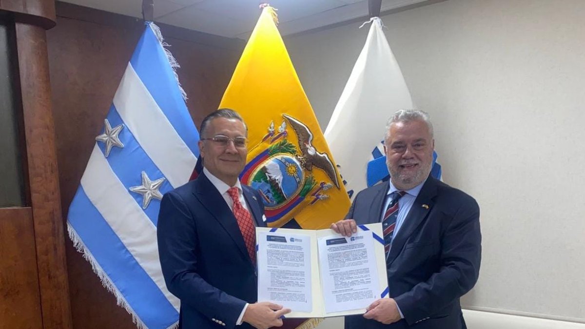 La CCG y la CCIE firmaron un convenio para fortalecer la cooperación técnica entre Ecuador e Italia.