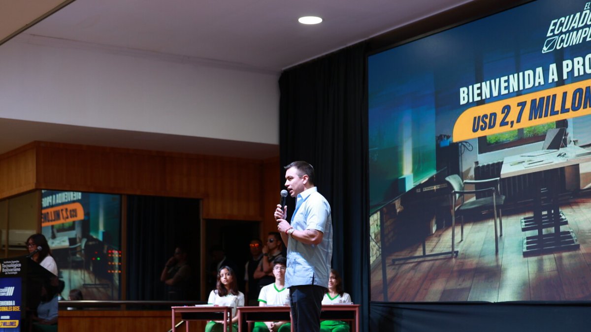 El presidente Daniel Noboa fue el principal portavoz del traslado de presos a la cárcel del Encuentro.