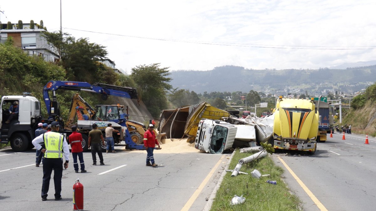El 30 de octubre, un siniestro de tránsito, que dejó tres fallecidos, involucró a un vehículo pesado.