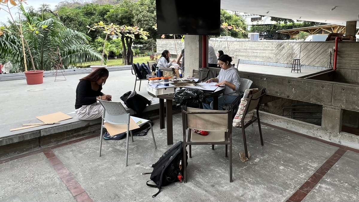 El Gobierno ecuatoriano lanzó un programa para entregar una beca económica a mujeres universitarias que pertenezcan a sectores sociales vulnerables.