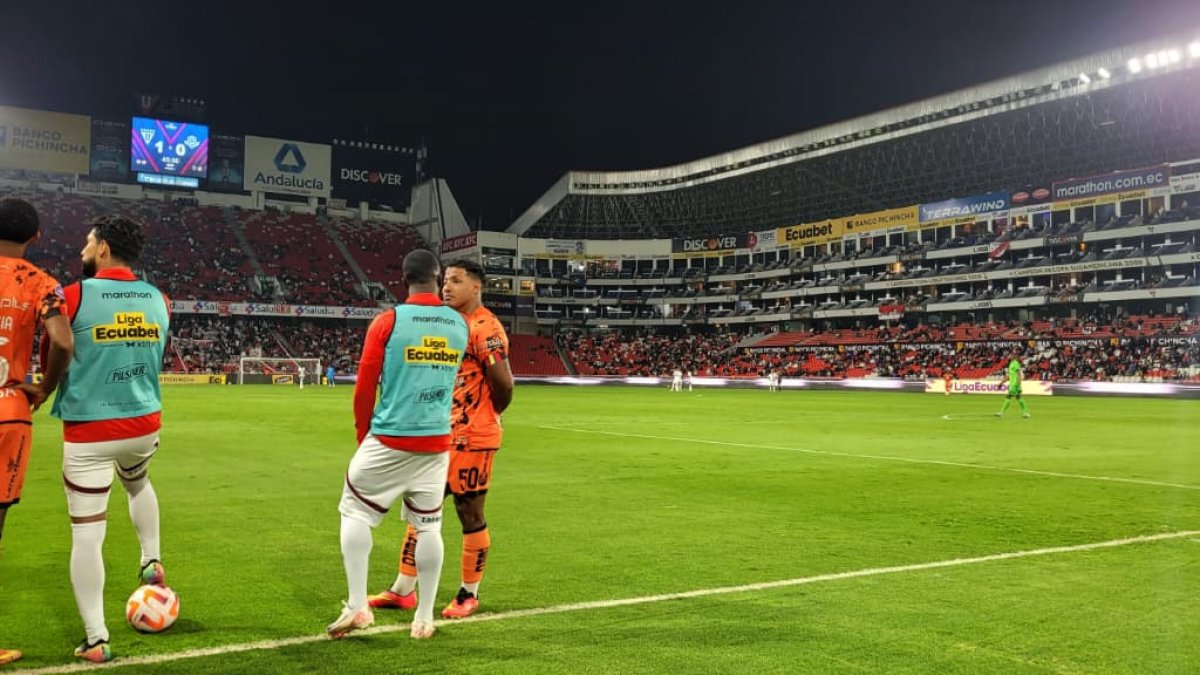 En el estadio Rodrigo Paz Delgado de Quito, el conjunto universitario ha alcanzado importantes resultados internacionales