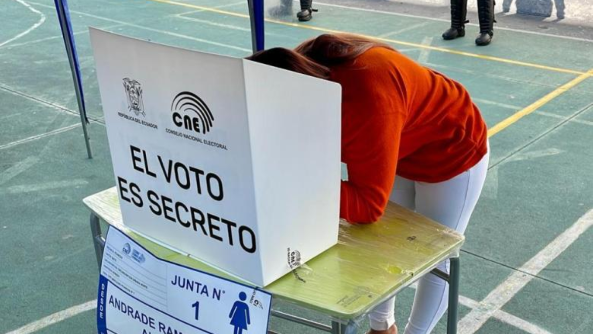 Las personas privadas de libertad votan este jueves 13 de noviembre.