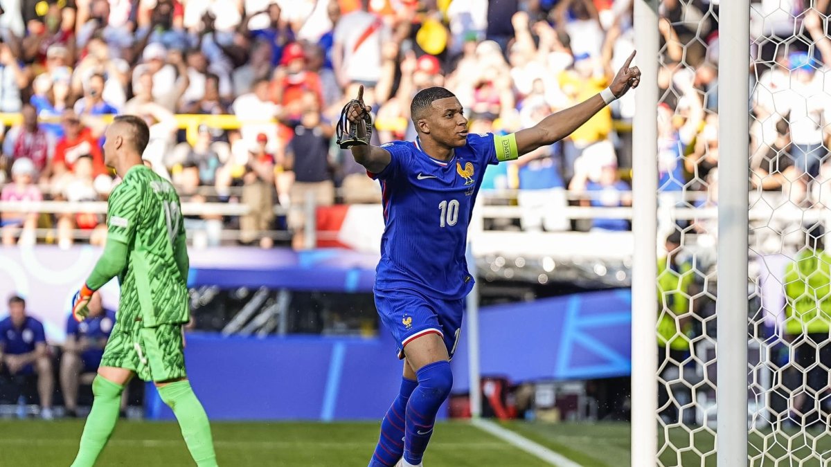 Kylian Mbappé es la principal carta de gol de la selección francesa en las eliminatorias europeas.