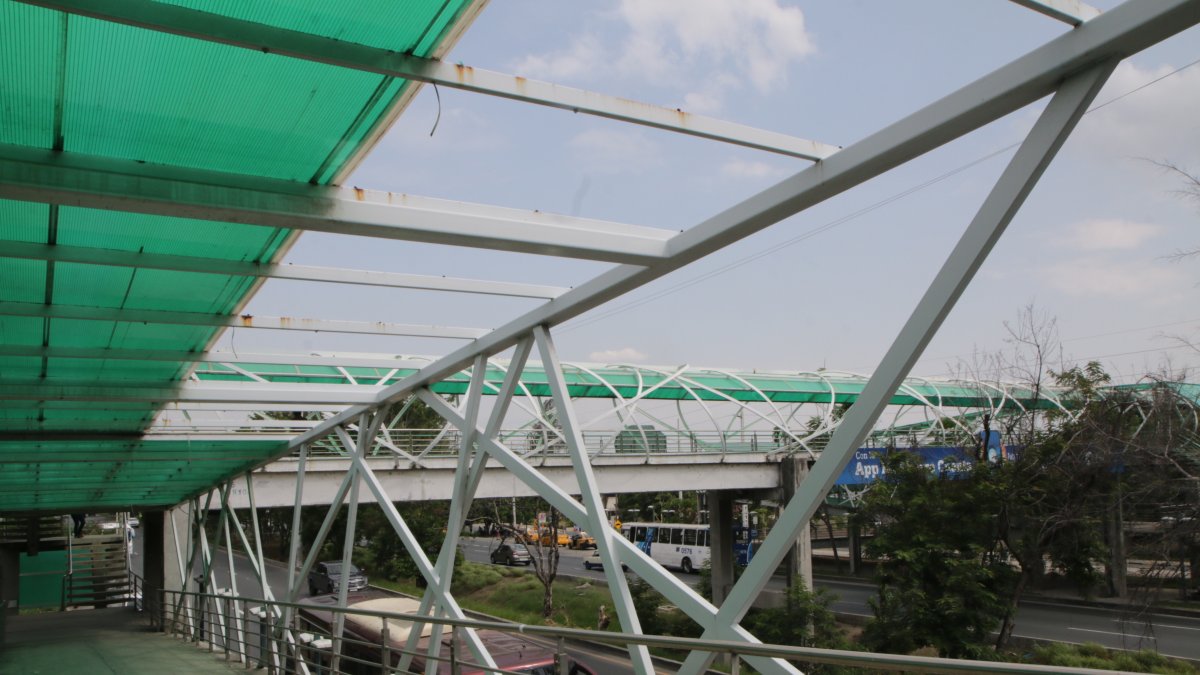 ATM anuncia cierres parciales en la vía a la costa por mantenimiento.