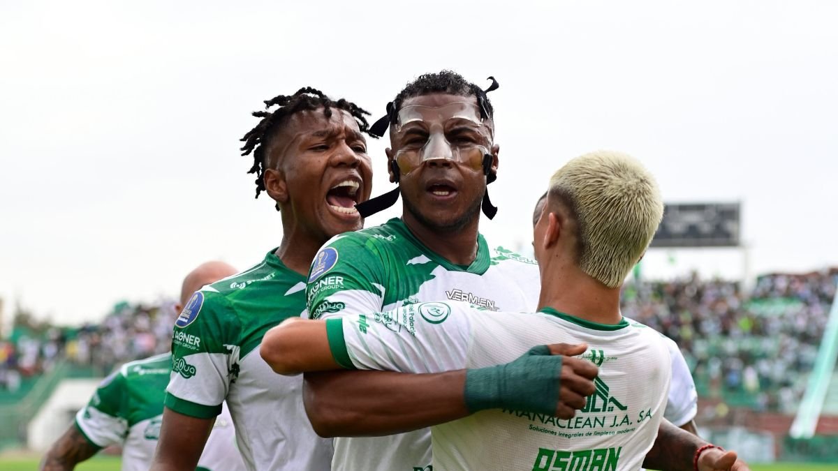 Jhojan Riascos tuvo su revancha y convirtió el gol del ascenso para Liga de Portoviejo.