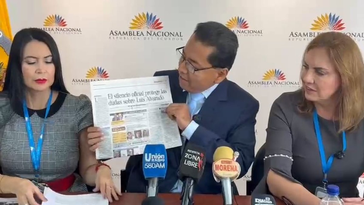 El asambleísta César Palacios mencionó las investigaciones de EXPRESO.