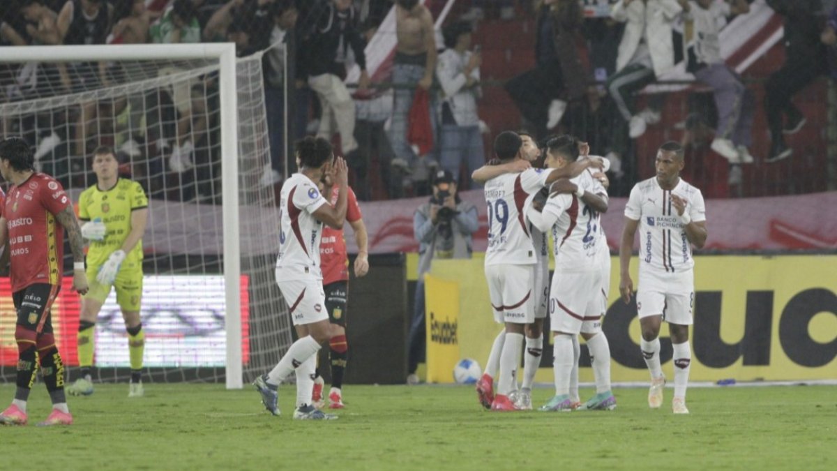 Liga de Quito eliminó a Deportivo Cuenca y avanzó a las semifinales de Copa Ecuador.