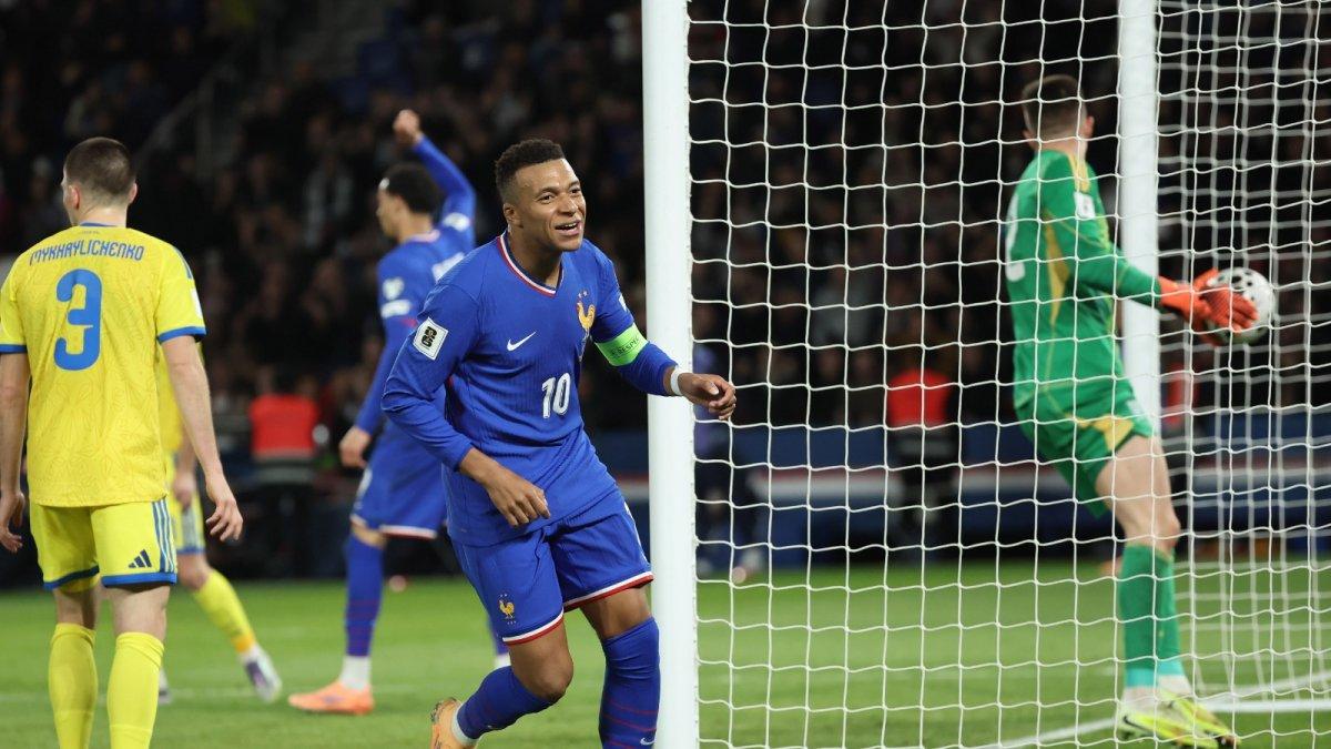 Francia goleó a Ucrania con doblete de 'Kiki' Mbappe y se clasificó directo al Mundial 2026.