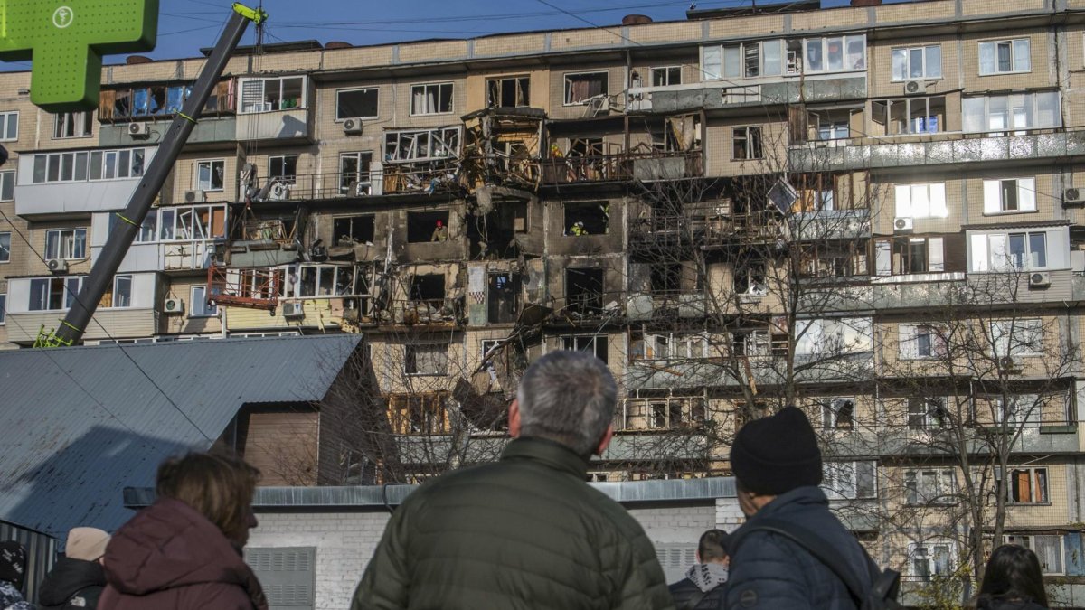 Un edificio alcanzado por un ataque ruso sobre Kiev.
