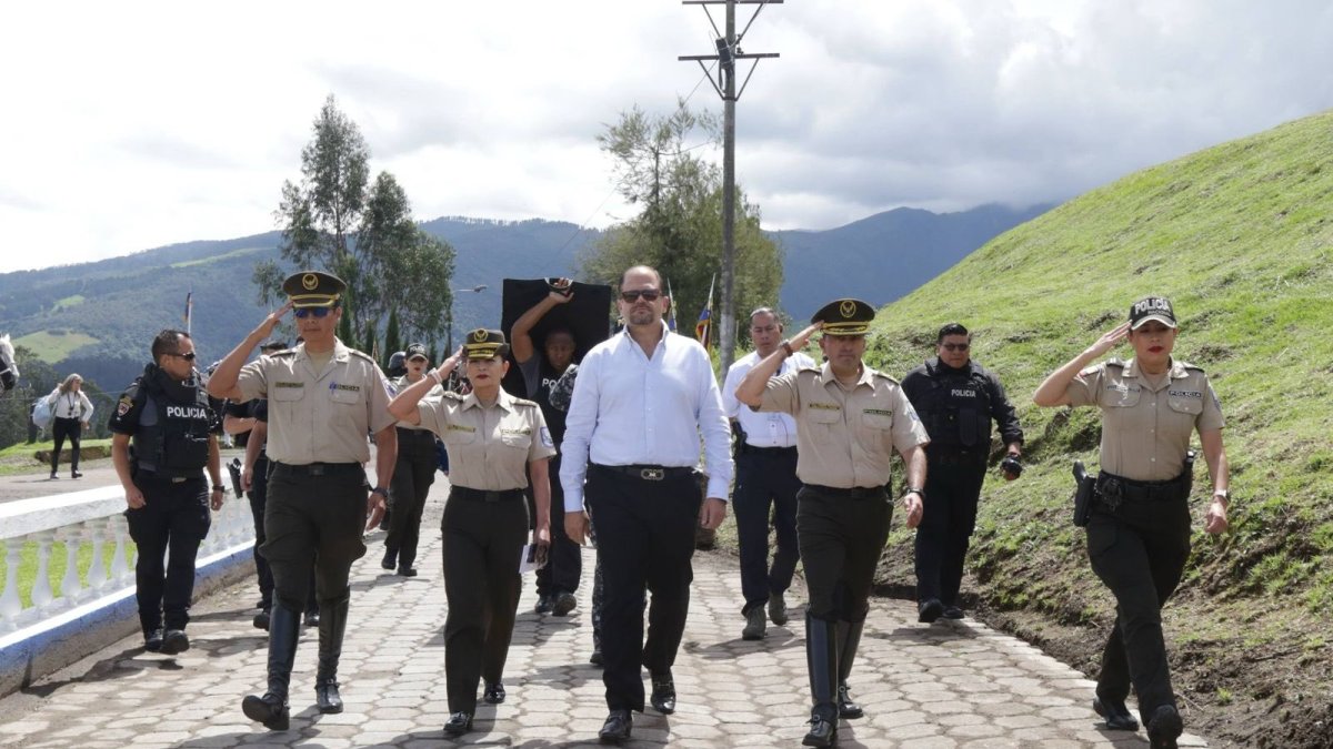 Reimberg en la inaugurración del período 2025–2026 del 𝗦𝗲𝗿𝘃𝗶𝗰𝗶𝗼 𝗱𝗲 𝗧𝗲𝗿𝗮𝗽𝗶𝗮𝘀 𝗔𝘀𝗶𝘀𝘁𝗶𝗱𝗮𝘀 𝗰𝗼𝗻 𝗖𝗮𝗯𝗮𝗹𝗹𝗼s.