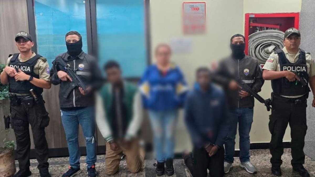 Cae centro de acopio de droga que operaba como guarida en Calderón, Quito. La Policía detuvo a tres personas .