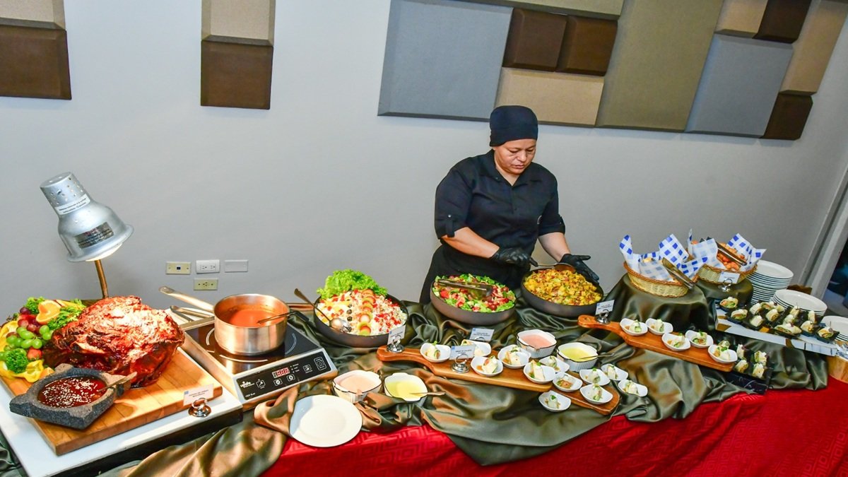 Con un evento, el Tryp by Wyndham Guayaquil inauguró las fiestas y cenas para celebrar desde noviembre Navidad y Fin de Año.