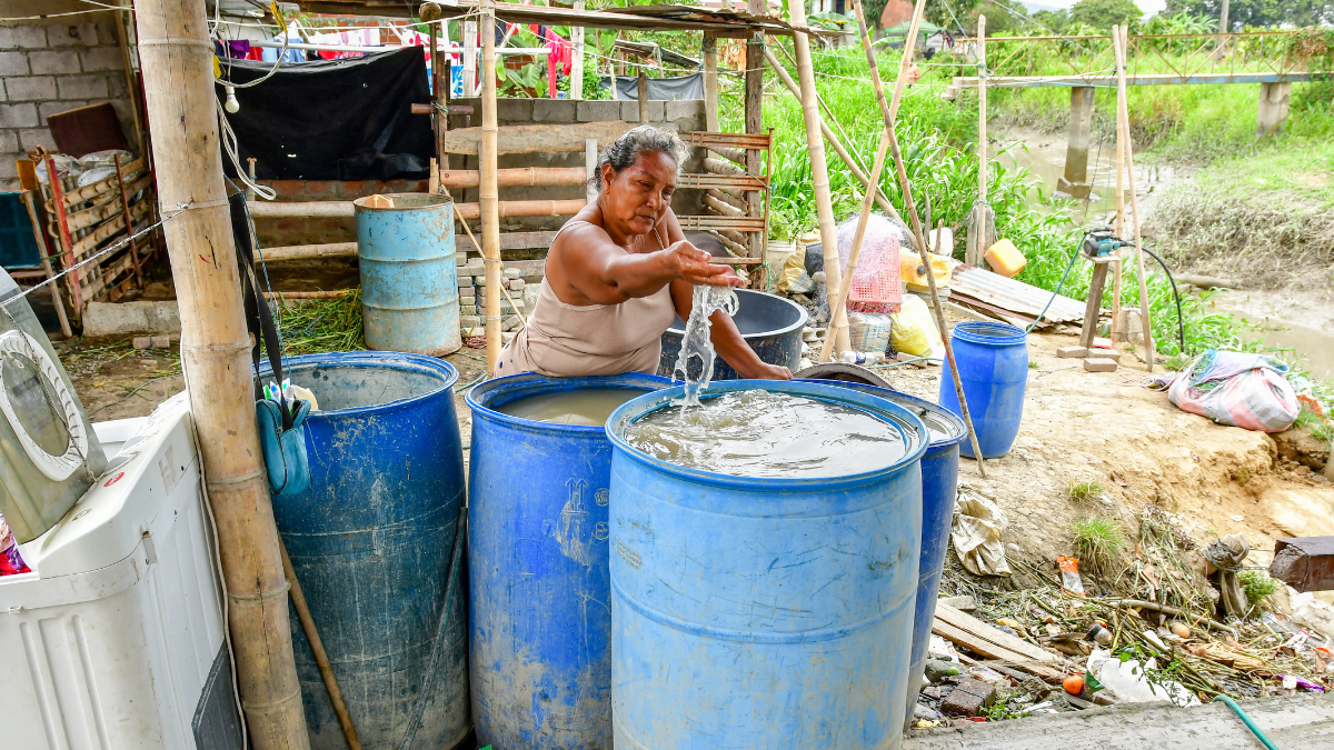 Deficiencia. En las parroquias aledañas a la cabecera cantonal no hay agua potable. Recolectan agua del río y le añaden cloro para poder usarla.