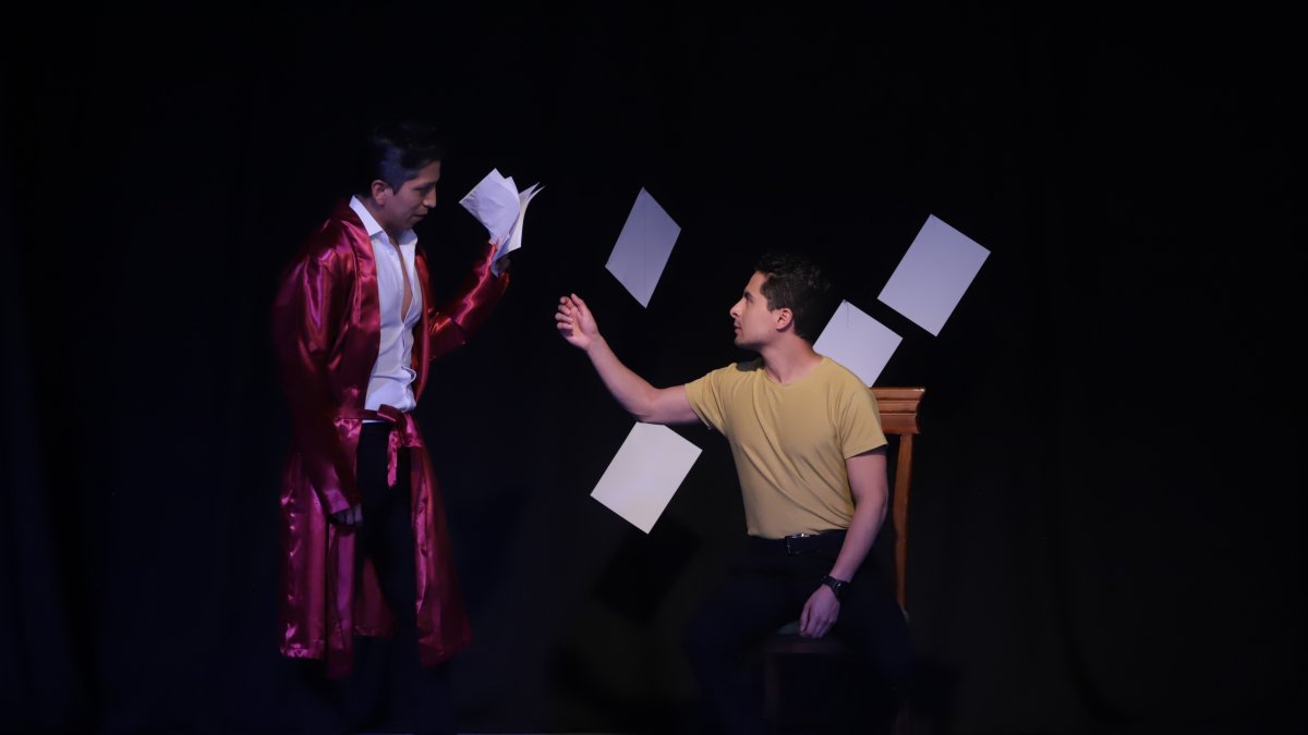 La pieza es protagonizada por Maicol Mora Grijalva y Juan Carlos Taco