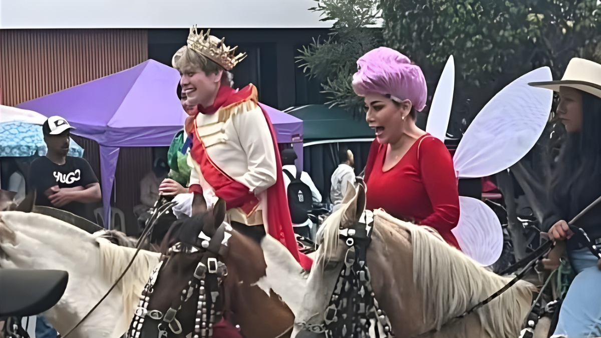Imagen mejorada con IA: Iván Farah llegó al recinto electoral vestido del Príncipe Encantador.