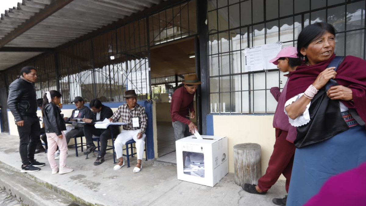 En Otavalo se llevaron a cabo los comicios sin novedades y con poco turismo.