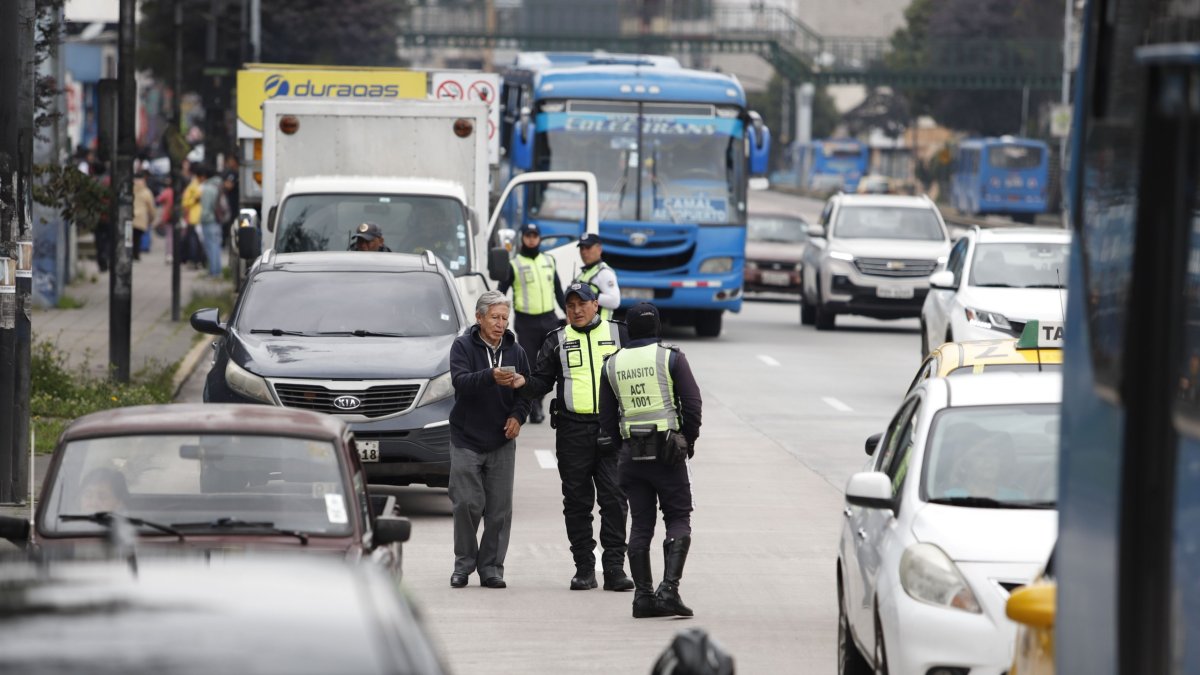 Los controles se realizan en distintas vías de Quito.