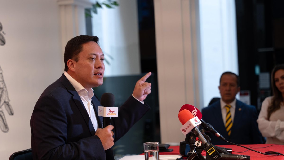 Cristian Zamora, alcalde de Cuenca, hizo un llamado al diálogo al gobierno de Daniel Noboa tras la victoria del No en la consulta popular y referéndum.