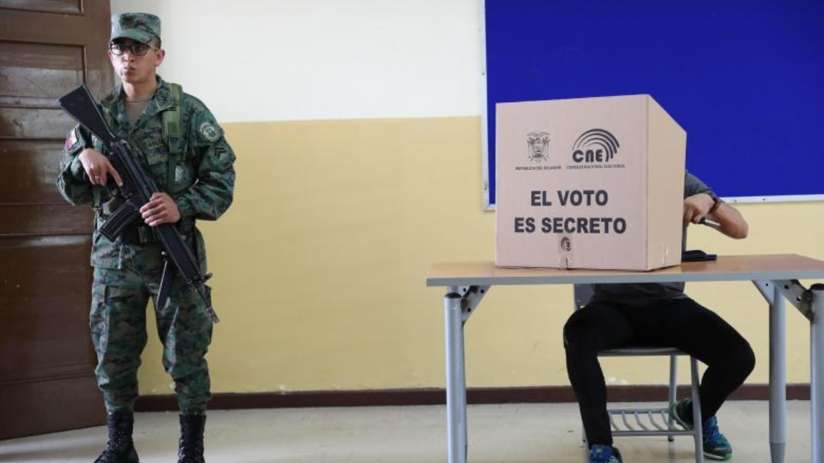 Quienes no hayan ejercido su derecho al voto deberán pagar una multa al CNE.