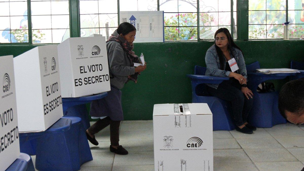 La jornada de la consulta popular fue el 16 de noviembre de 2025.