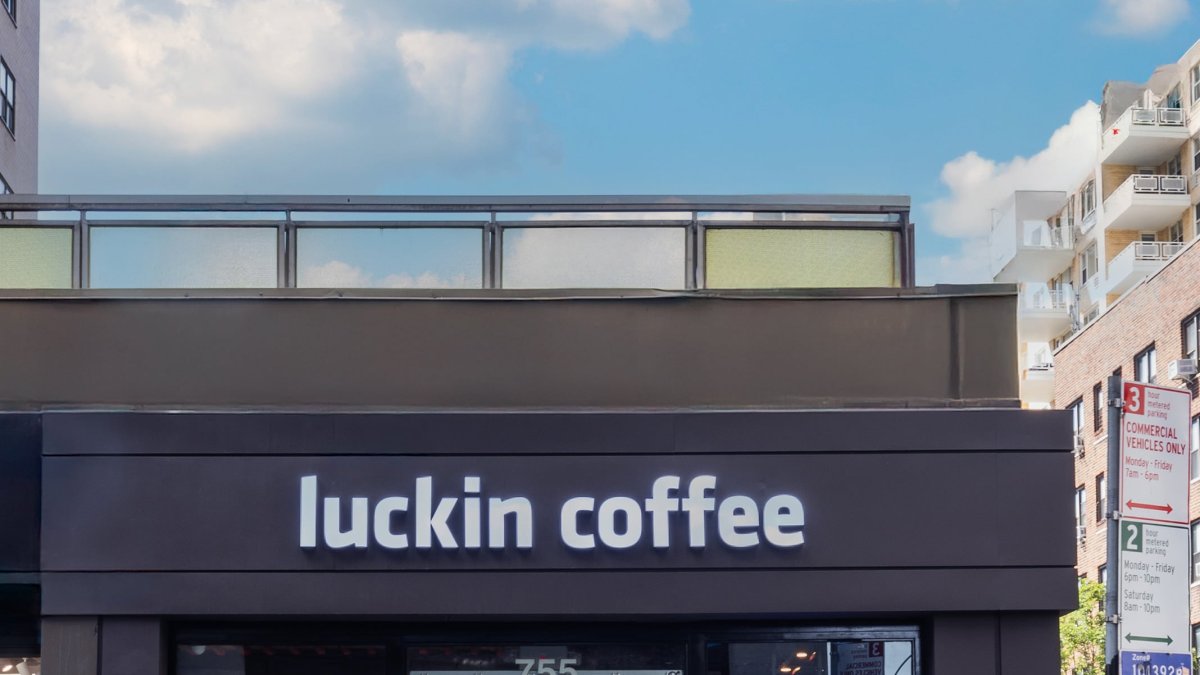 Uno de los locales de la cadena china de cafeterías Luckin Coffee.