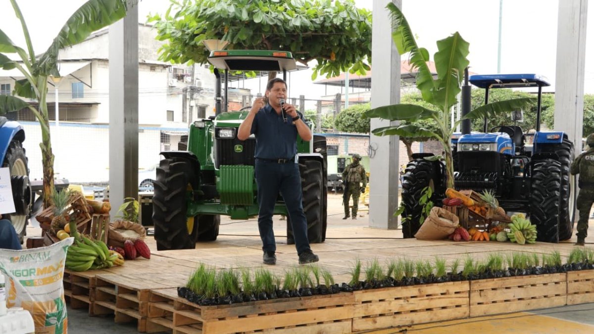 Danilo Palacios salió del Ministerio de Agricultura dejando pendientes.
