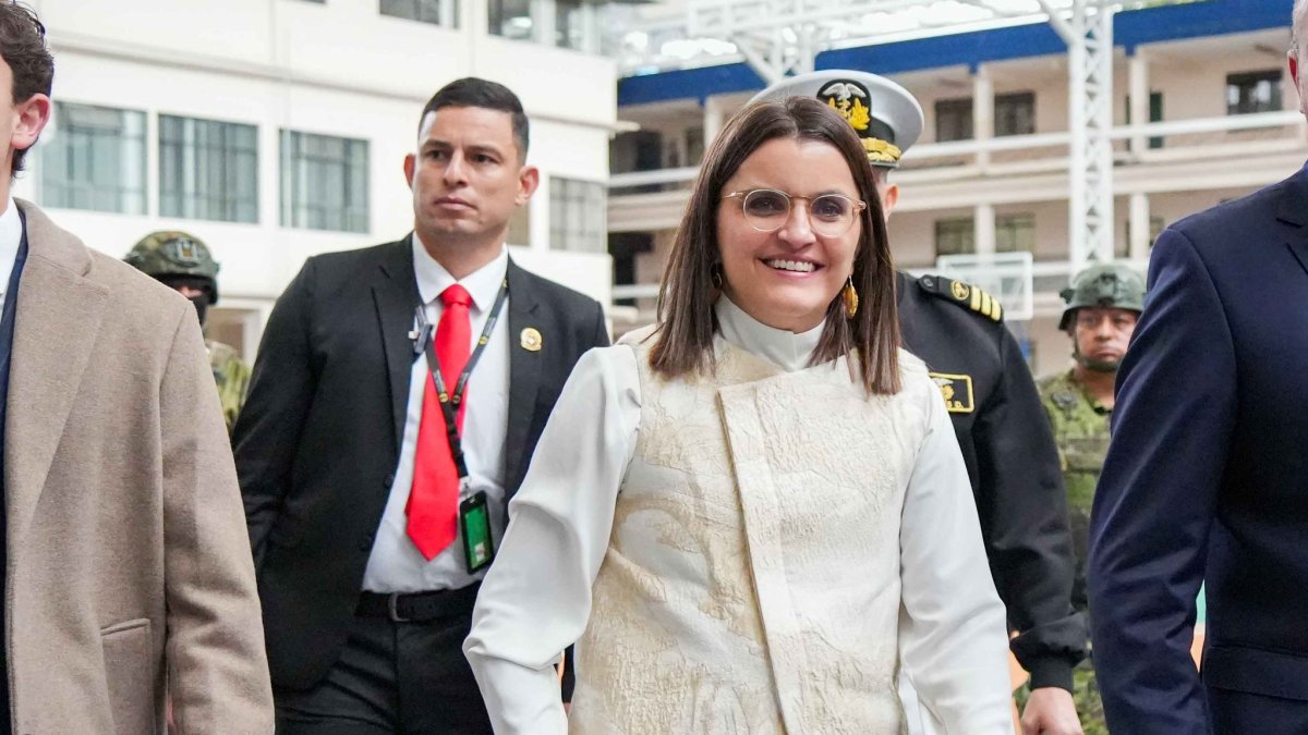 María José Pinto asume la cartera de Salud tras la salida de Jimmy Martin.