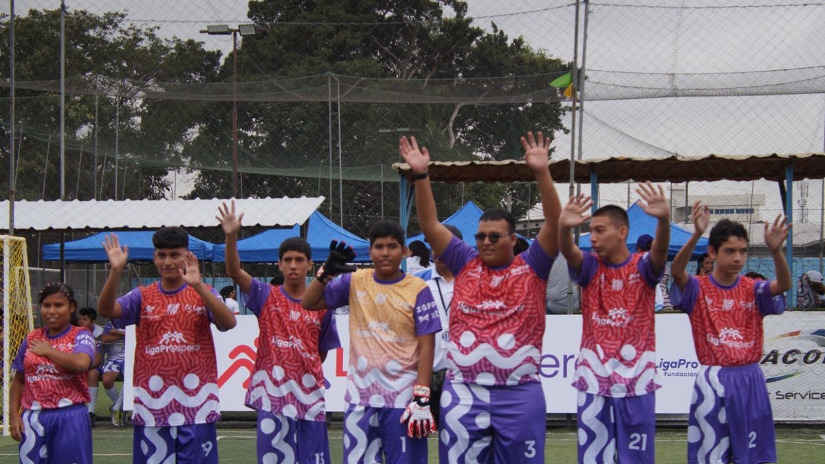 Liga Properar le abre las puertas a muchos chicos con el deporte.