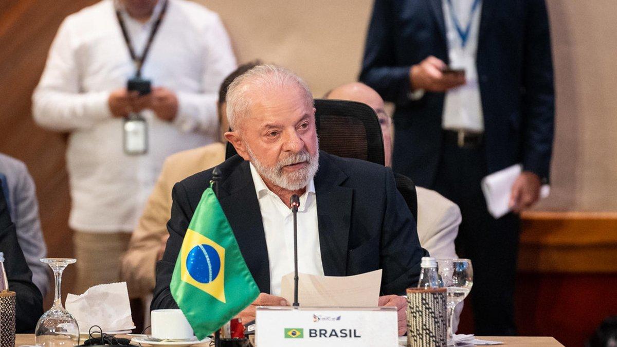 Fotografía del presidente de Brasil, Luiz Inácio Lula da Silva, hablando en la IV Cumbre CELAC-UE en Santa Marta (Colombia)