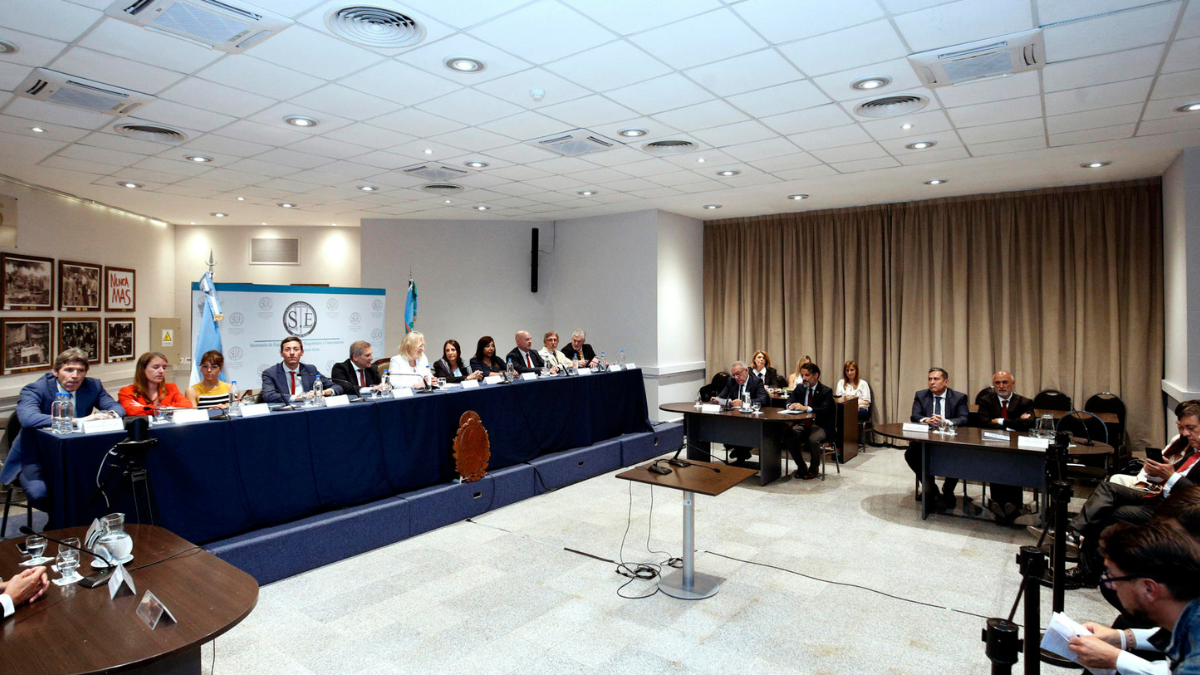 Autoridades judiciales argentinas reunidas durante una sesión clave del proceso por la causa Maradona.