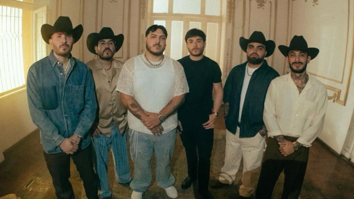 El grupo Frontera para la canción Échame la mano