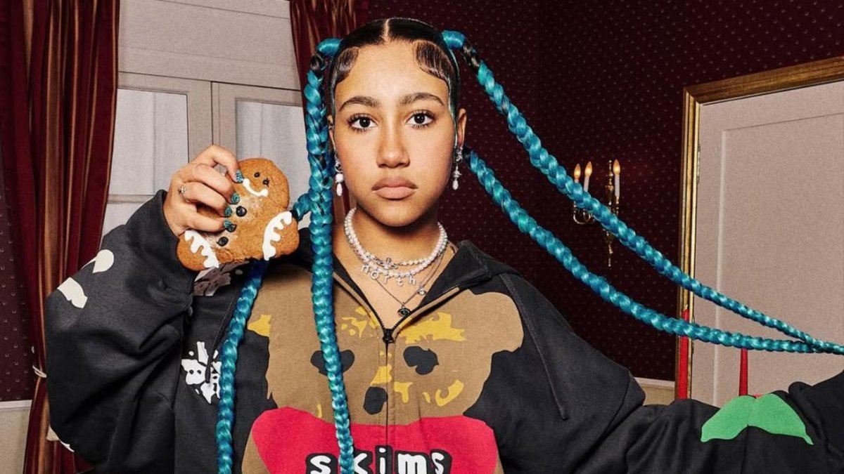 North West posando con la nueva colección de Cactus Plant Flea Market x SKIMS.