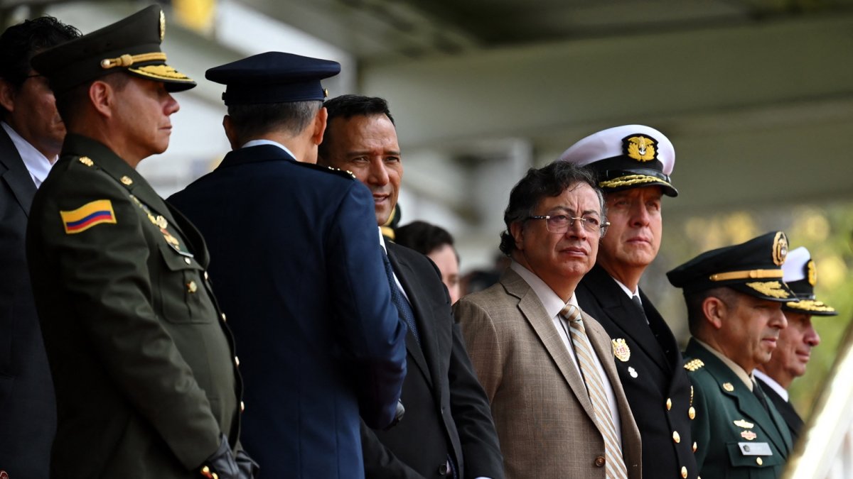 El presidente Gustavo Petro, asiste a la conmemoración del 134º aniversario de la Policía Nacional y al ascenso de oficiales en la Academia de Policía General Santander el 13 de noviembre de 2025.