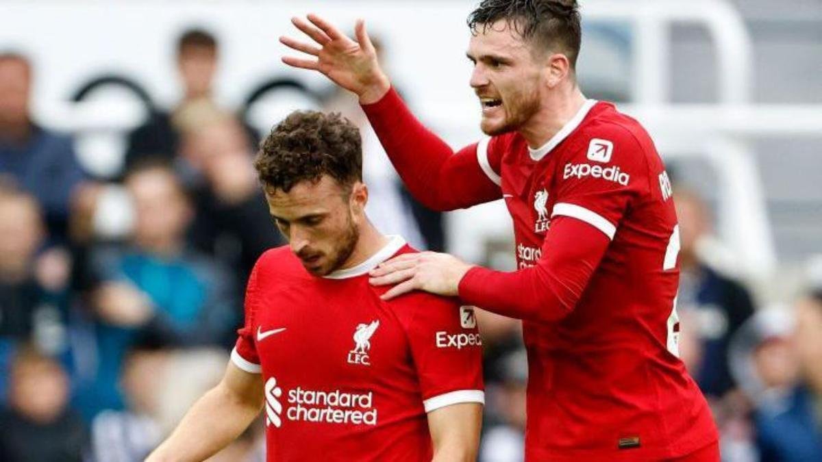 El escoces, Andrew Robertson, recordó a su amigo Diogo Jota, con quien compartió varias temporadas en el Liverpool.