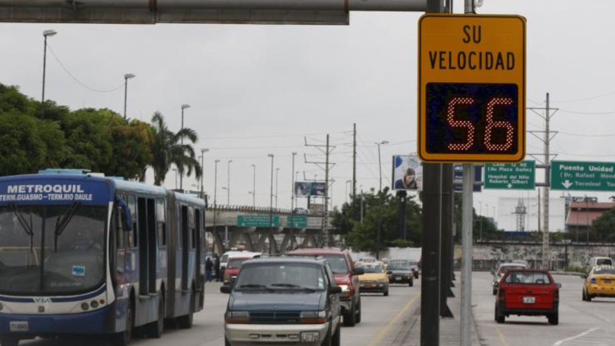 Referencial. Los radares no funcionan en Guayaquil desde abril pasado.