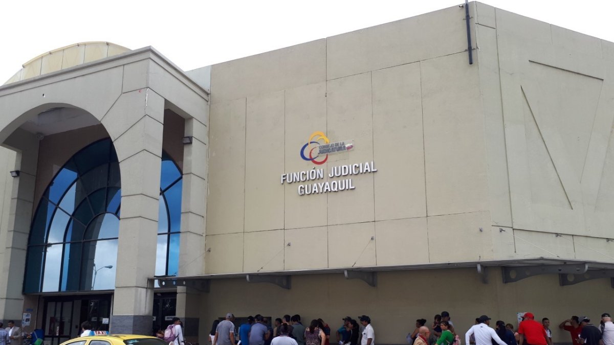 La Fiscalía General del Estado solicitó al Tribunal que disponga la localización de dos testigos considerados fundamentales en el caso Las Malvinas.