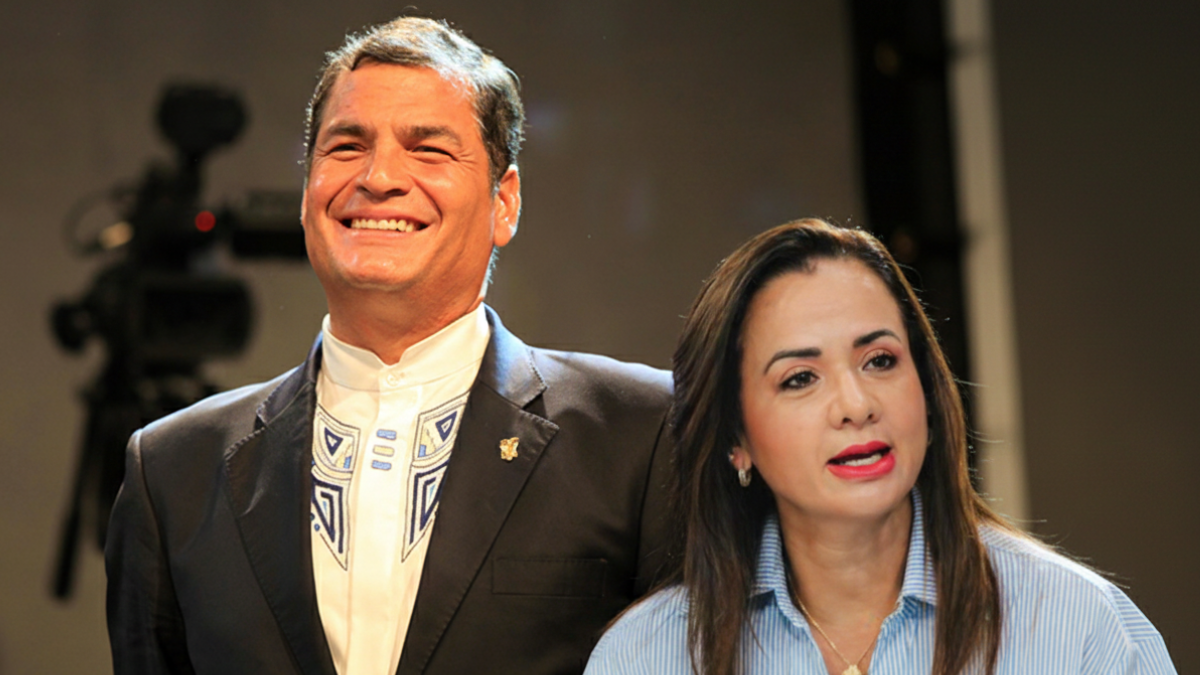 Marcela Aguiñaga, una de las figuras históricas de la RC, enfrenta hoy el rechazo público de Rafael Correa.