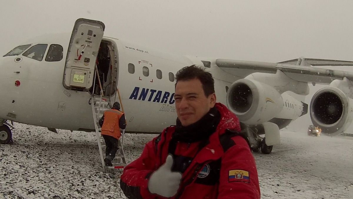 La travesía antártica de Carlos Cárdenas inspira canción que promueve ahorro inteligente del agua