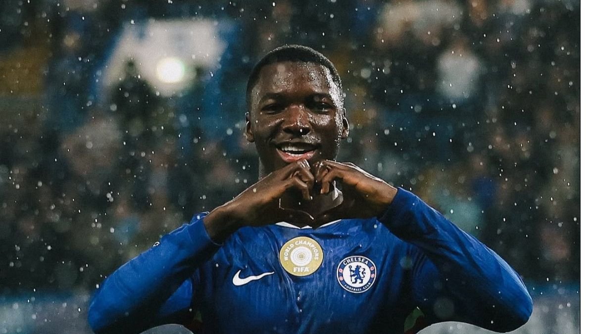 Moisés Caicedo figura del Chelsea de Inglaterra.