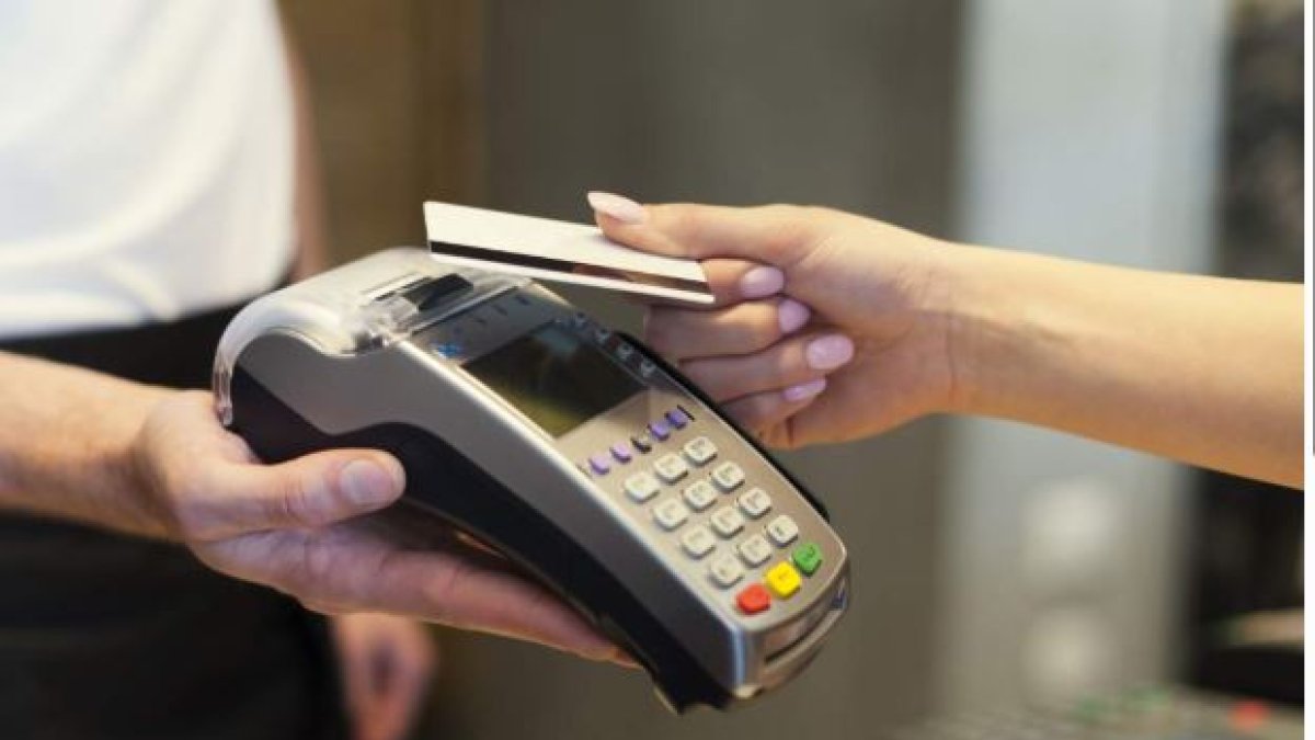 De cada 10 ecuatorianos, solo tres están satisfechos con su situación financiera actual.