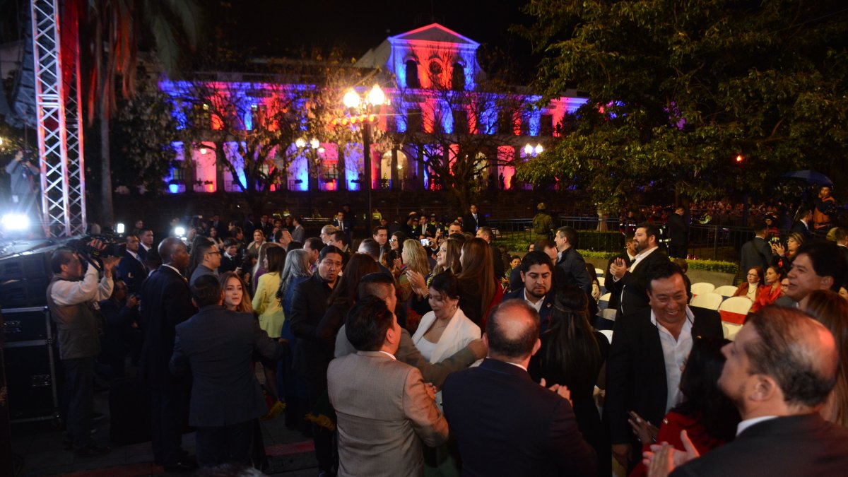 La Serenata Quiteña 2025 permanece en incertidumbre mientras el contrato para su organización continúa en revisión.