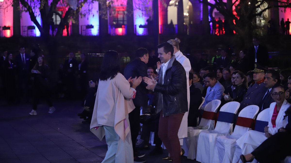 La Serenata Quiteña, uno de los eventos más esperados, suspendida por irregularidades en contrataciones municipales.