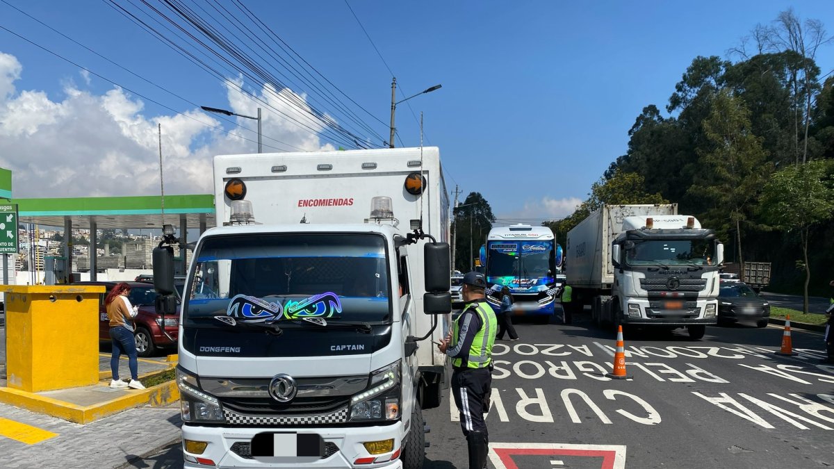 La AMT desplegará controles diarios en la Simón Bolívar y Ruta Viva para reducir siniestros y verificar el cumplimiento de la normativa.